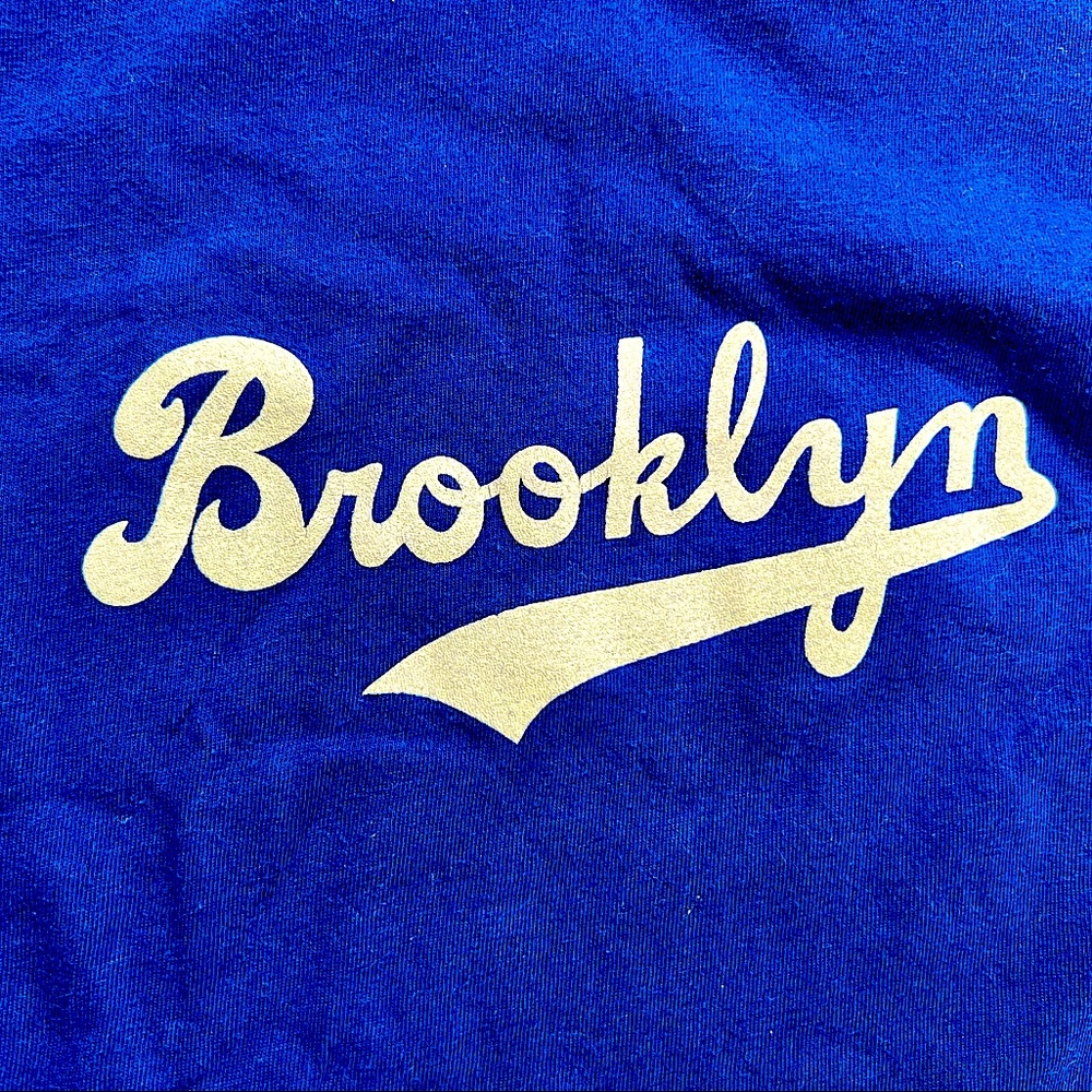 AMERICAN APPAREL Brooklyn Tee - Size Small
